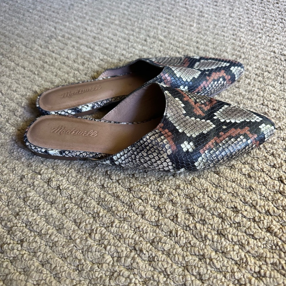 Madewell Snakeskin Pattern Mules – Chic Slip-On Flats - Picture 3 of 4